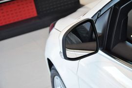 2012款福特福克斯两厢2.0L手动豪华运动型
