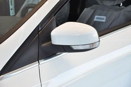2012款福特福克斯两厢2.0L手动豪华运动型