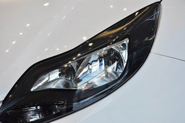 2012款福特福克斯两厢2.0L手动豪华运动型