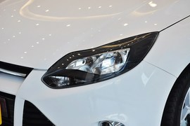 2012款福特福克斯两厢2.0L手动豪华运动型
