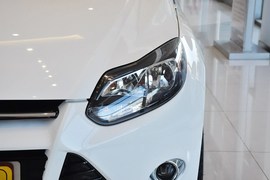 2012款福特福克斯两厢2.0L手动豪华运动型