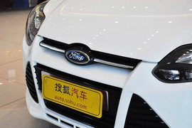 2012款福特福克斯两厢2.0L手动豪华运动型
