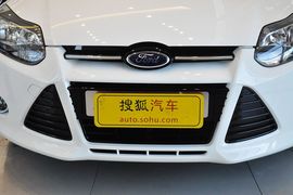 2012款福特福克斯两厢2.0L手动豪华运动型