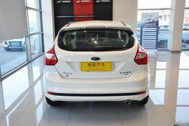 2012款福特福克斯两厢2.0L手动豪华运动型
