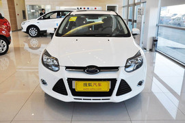 2012款福特福克斯两厢2.0L手动豪华运动型