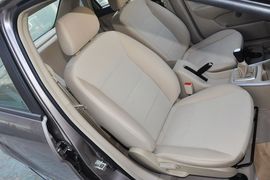 2013款北京汽车E130手动乐活型