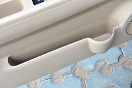 2013款北京汽车E130手动乐活型