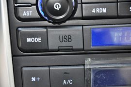 2013款北京汽车E130手动乐活型