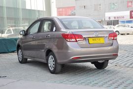 2013款北京汽车E130手动乐活型