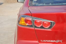 2013款三菱翼神风尚版1.6L手动经典型
