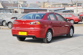2013款三菱翼神风尚版1.6L手动经典型