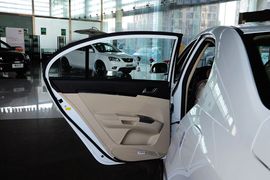 2013款吉利帝豪EC7