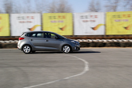 2013款起亚新佳乐2.0L自动舒适版7座深测