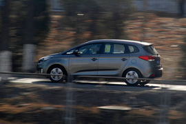 2013款起亚新佳乐2.0L自动舒适版7座深测