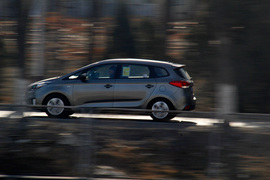 2013款起亚新佳乐2.0L自动舒适版7座深测