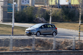 2013款起亚新佳乐2.0L自动舒适版7座深测