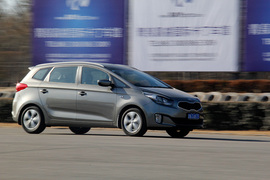 2013款起亚新佳乐2.0L自动舒适版7座深测