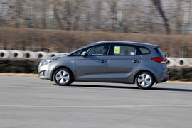 2013款起亚新佳乐2.0L自动舒适版7座深测