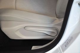 2014款雪铁龙全新爱丽舍1.6L手自一体时尚型