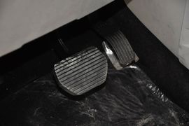 2014款雪铁龙全新爱丽舍1.6L手自一体时尚型