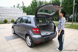 2009款奔驰B200时尚型试驾