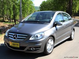 2009款奔驰B200时尚型试驾