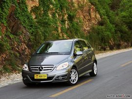 2009款奔驰B200时尚型试驾