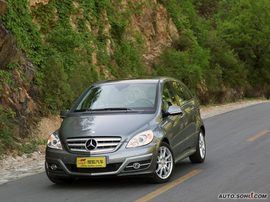 2009款奔驰B200时尚型试驾