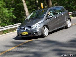 2009款奔驰B200时尚型试驾