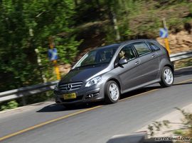 2009款奔驰B200时尚型试驾