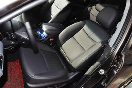 2013款起亚索兰托2.2T柴油四驱豪华版7座