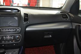 2013款起亚索兰托2.2T柴油四驱豪华版7座