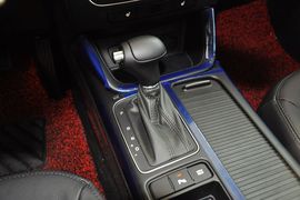 2013款起亚索兰托2.2T柴油四驱豪华版7座