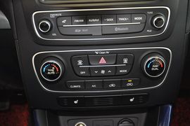 2013款起亚索兰托2.2T柴油四驱豪华版7座