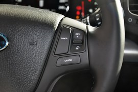 2013款起亚索兰托2.2T柴油四驱豪华版7座