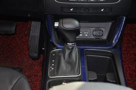 2013款起亚索兰托2.2T柴油四驱豪华版7座