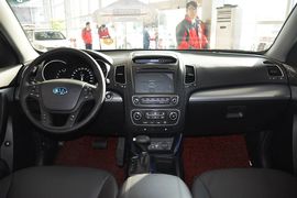 2013款起亚索兰托2.2T柴油四驱豪华版7座