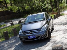 2009款奔驰B200时尚型试驾