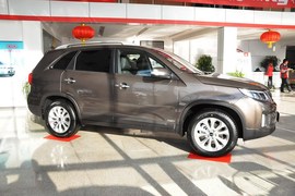 2013款起亚索兰托2.2T柴油四驱豪华版7座