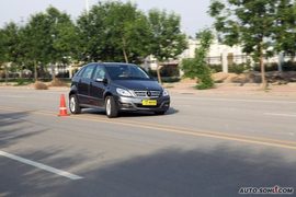 2009款奔驰B200时尚型试驾