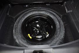 2014款Jeep自由客2.4L豪华导航版