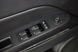 2014款Jeep自由客2.4L豪华导航版