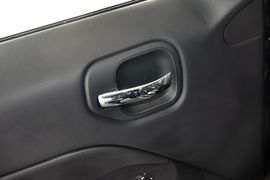 2014款Jeep自由客2.4L豪华导航版