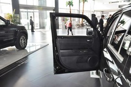 2014款Jeep自由客2.4L豪华导航版