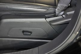 2014款Jeep自由客2.4L豪华导航版