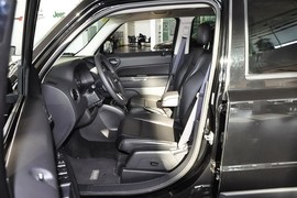 2014款Jeep自由客2.4L豪华导航版