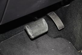 2014款Jeep自由客2.4L豪华导航版