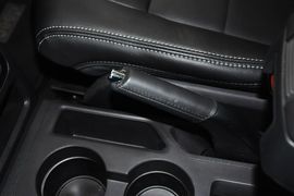 2014款Jeep自由客2.4L豪华导航版