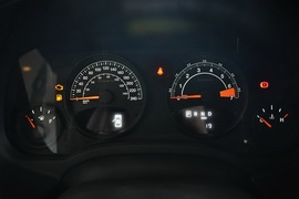 2014款Jeep自由客2.4L豪华导航版