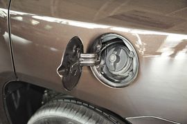 2014款Jeep指南者2.0L两驱豪华版